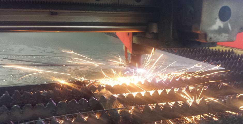 Auftragsfertigung in Polen, Metallverarbeitung, Pulverlackierung, Laserschneiden, Schweißen, stanzen, vernieten und verpressen von Bauteilen, bohren und formen, montieren von Baugruppen machen wir günstig und schnell